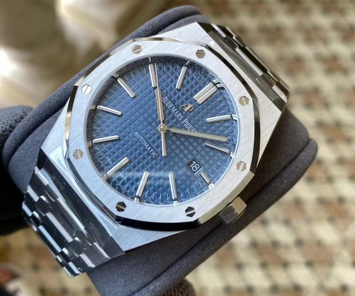 AP15400_royal_oak_review_ru_fm
